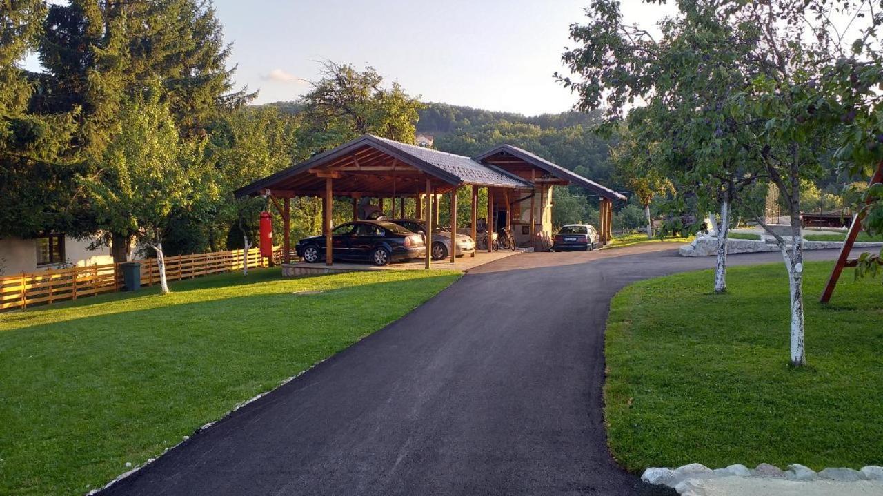 Seoski Turizam Melovic Rozanstvo Exterior foto